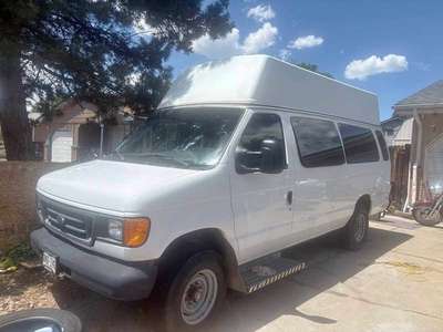 2007 Ford Econoline E350 Super Duty Passenger - Extended Van