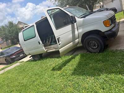 2006 Ford Econoline E250 Cargo - Van