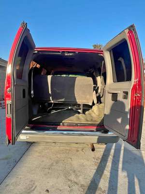 2000 Ford Econoline - Van