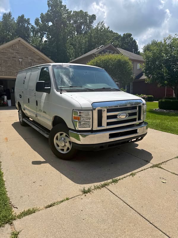 2014 Ford Econoline E250 Cargo - Extended Van