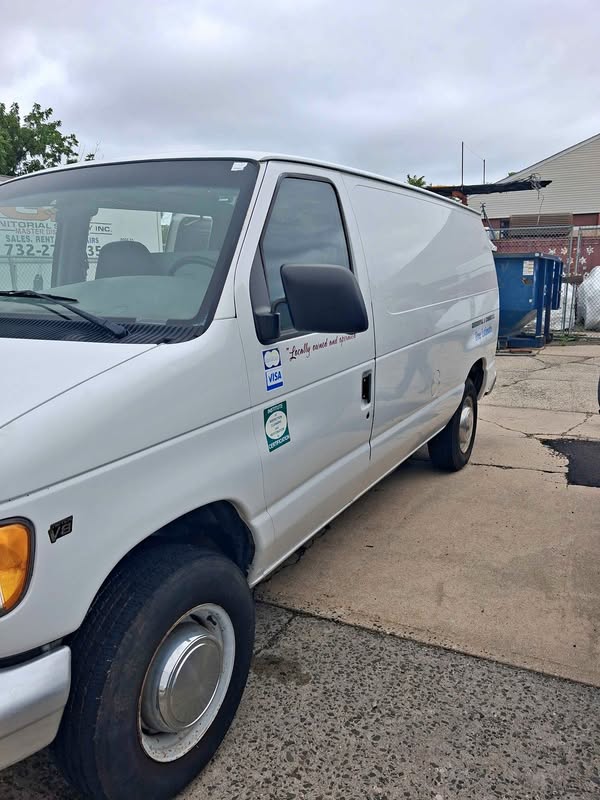 2001 Ford Econoline E250 Cargo - Van