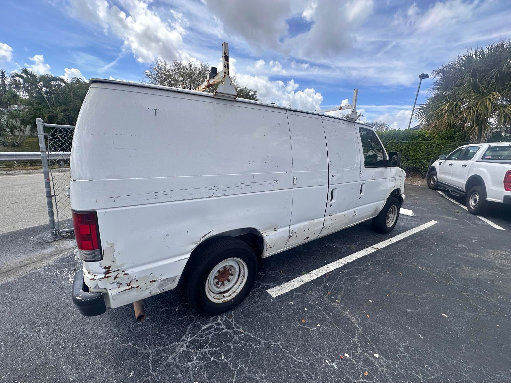 2008 Ford Econoline E150 Cargo - Van