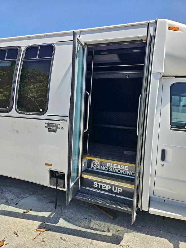 2002 Ford Econoline E350 Super Duty Passenger