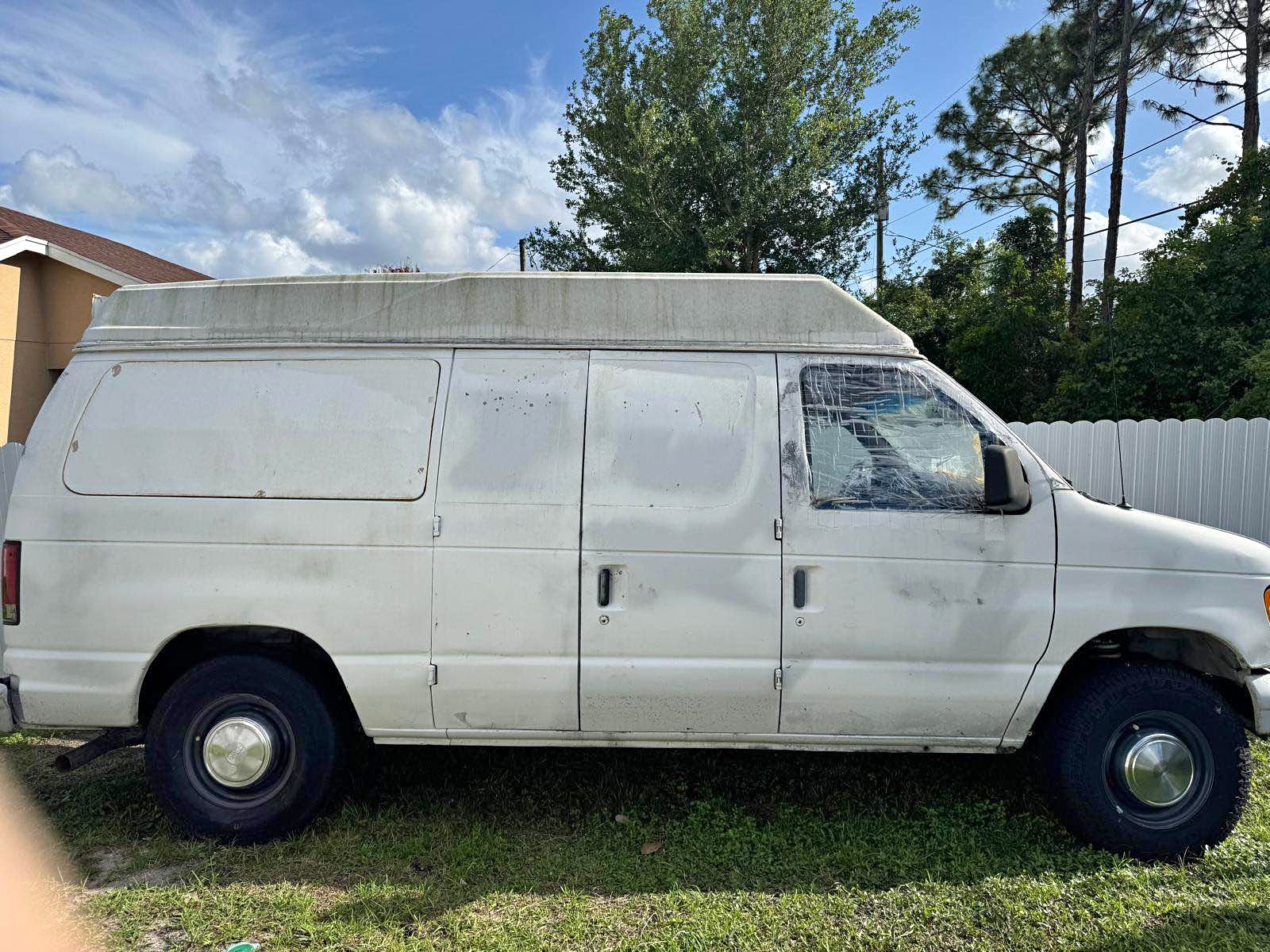 1998 Ford Econoline E350 Cargo - Van