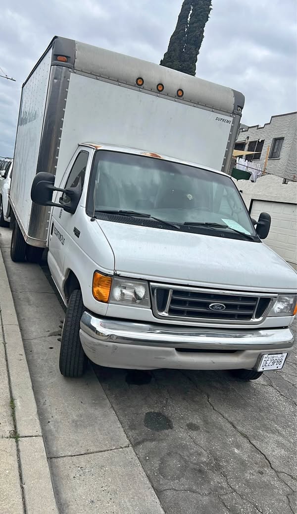 2004 Ford  Econoline