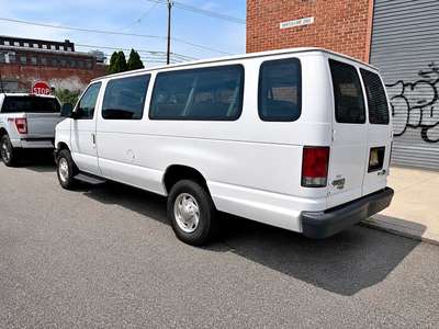 2012 Ford Econoline E350 Super Duty Passenger - Extended Van