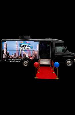 2005 Ford Econoline E350 Super Duty Passenger - Van