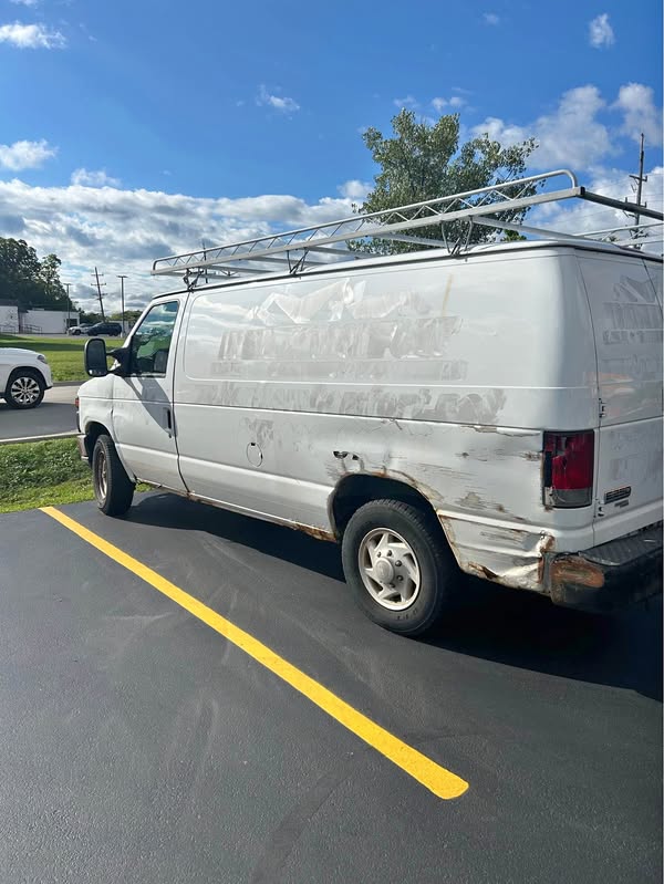 2012 Ford Econoline E250 Cargo - Van