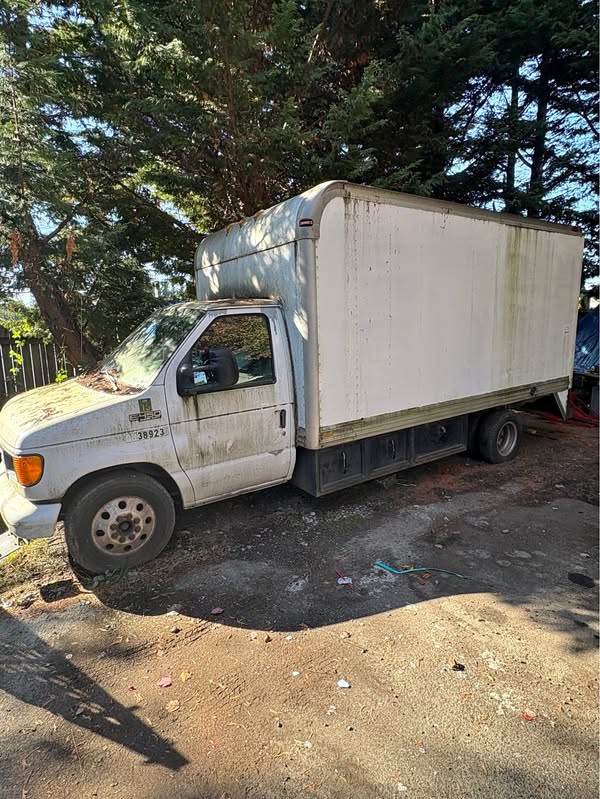 2005 Ford E-450\/Econoline E-450