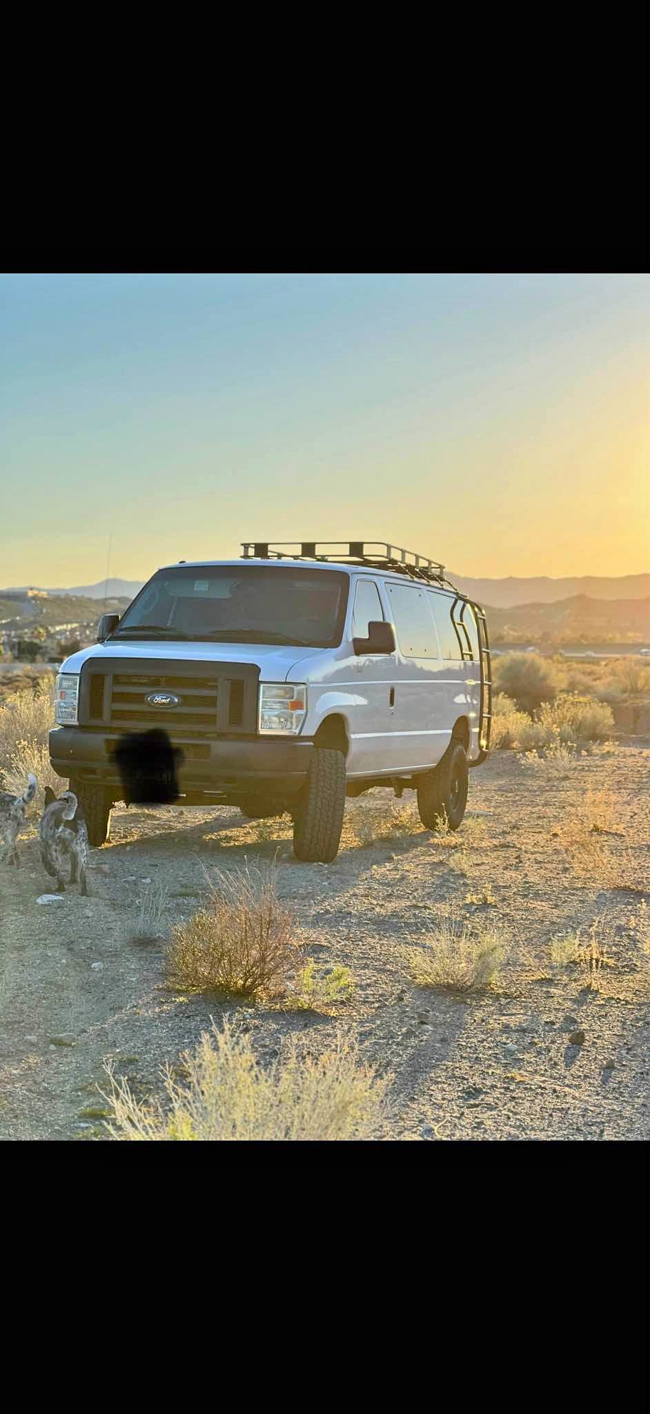 2011 Ford Econoline E350 Cargo - Van