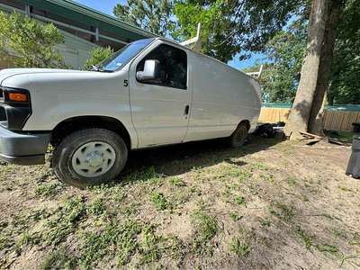 2014 Ford Econoline E150 Cargo - Van