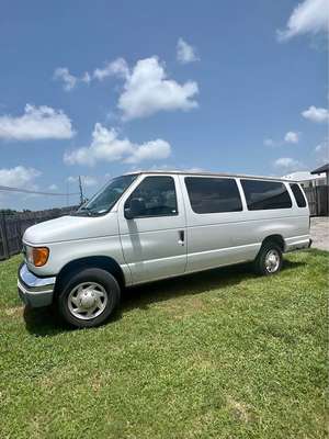 2006 Ford Econoline E350 Super Duty Passenger - Van