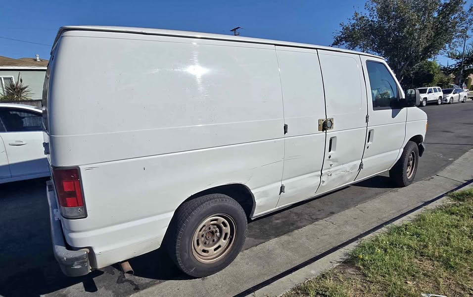 2006 Ford Econoline E150 Cargo - Van