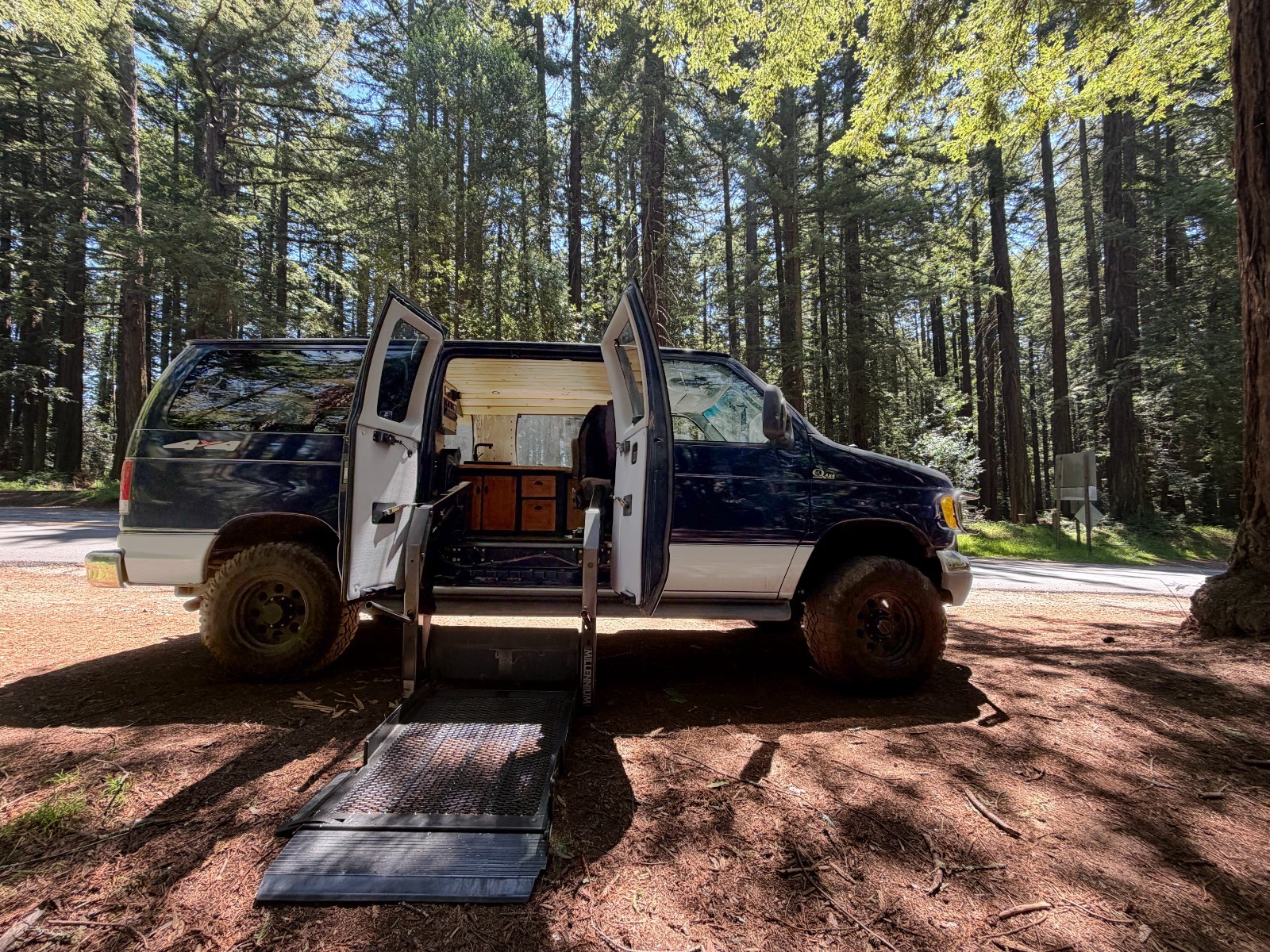 2007 Ford Econoline Van Chateau