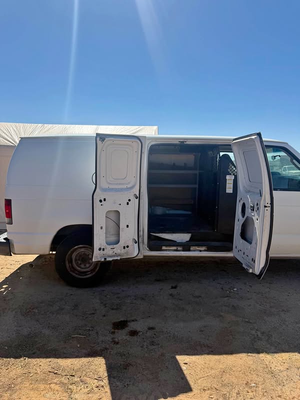 2011 Ford Econoline E150 Cargo - Van