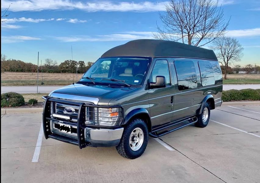 2011 Ford Econoline E250 Cargo - Extended Van