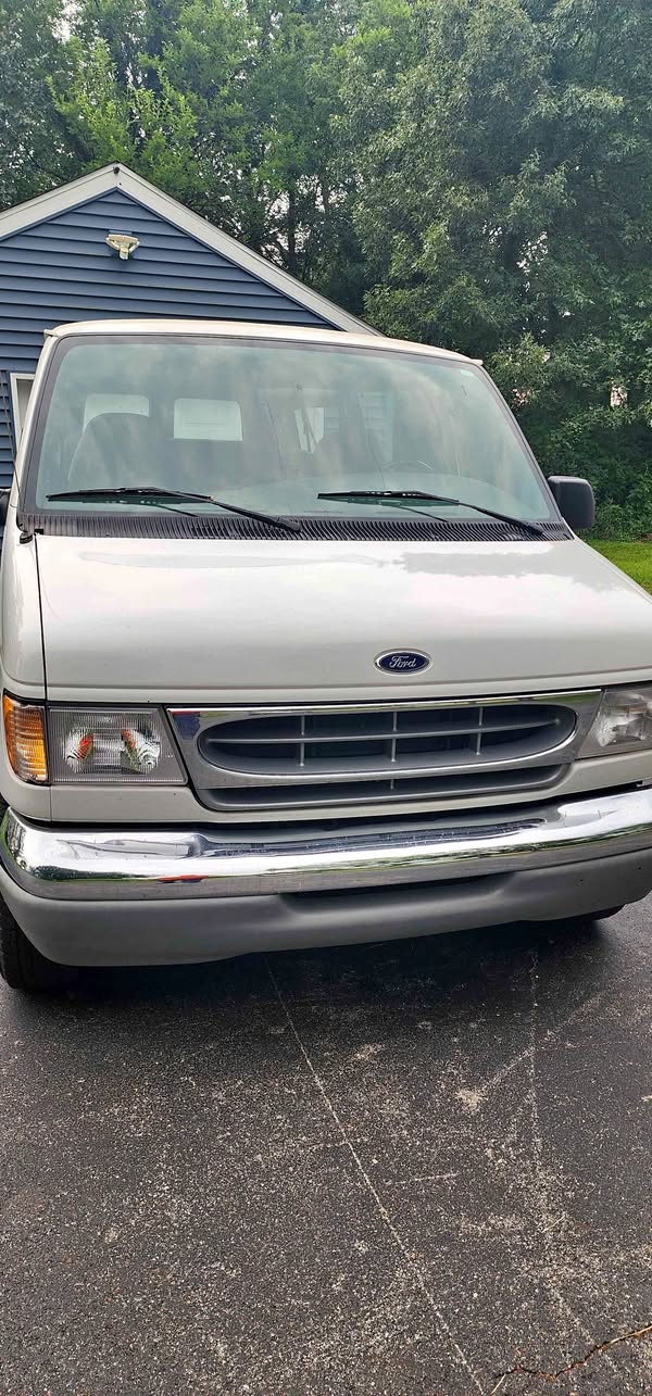 1998 Ford Econoline E350 Super Duty Passenger - Extended Van