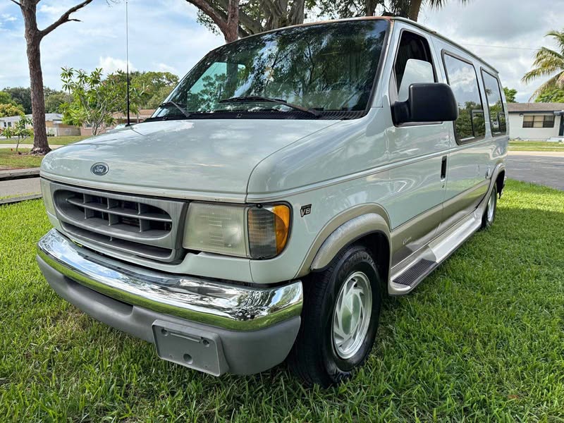 2000 Ford Econoline E150 Passenger - Van