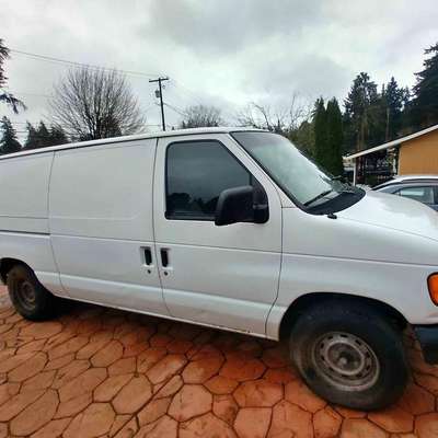 2002 Ford Econoline E150 Cargo - Van