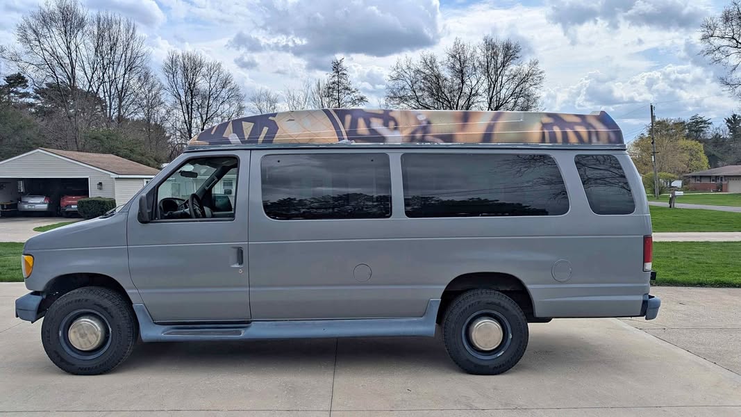2001 Ford Econoline E350 Super Duty Passenger - Extended Van