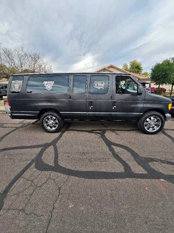 2005 Ford Econoline E350 Super Duty Passenger