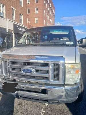 2008 Ford Econoline E350 Super Duty Passenger - Extended Van