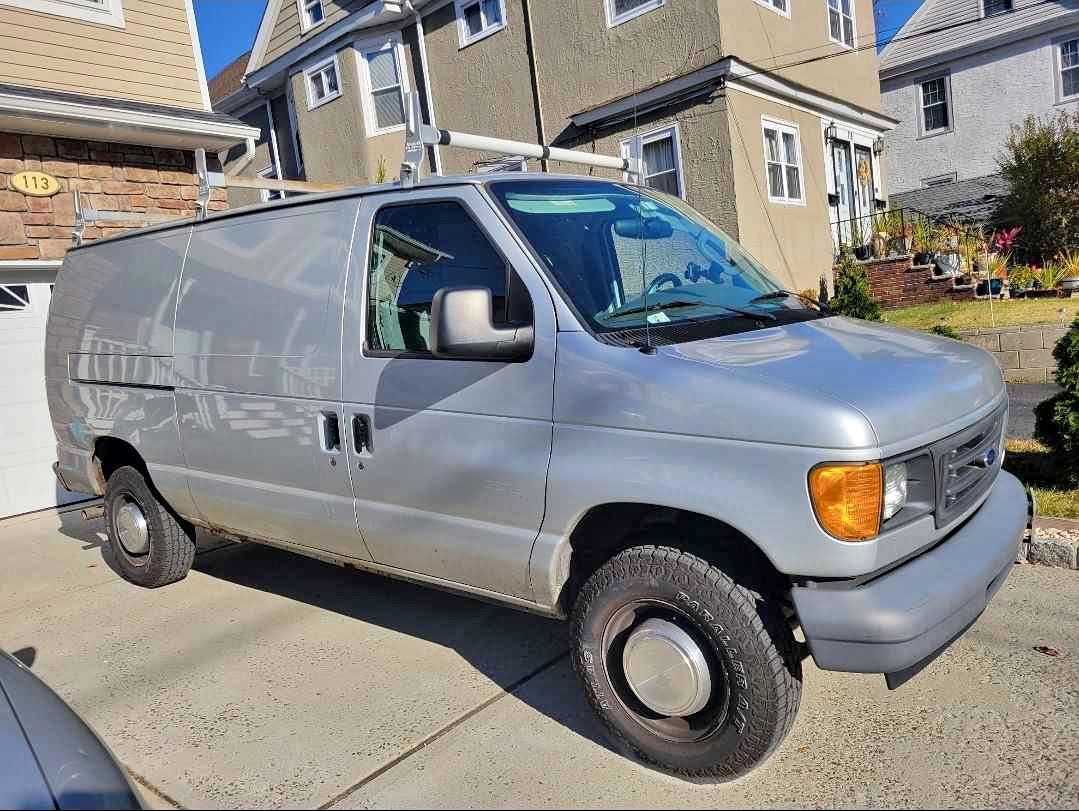 2006 Ford Econoline E250 Cargo - Van