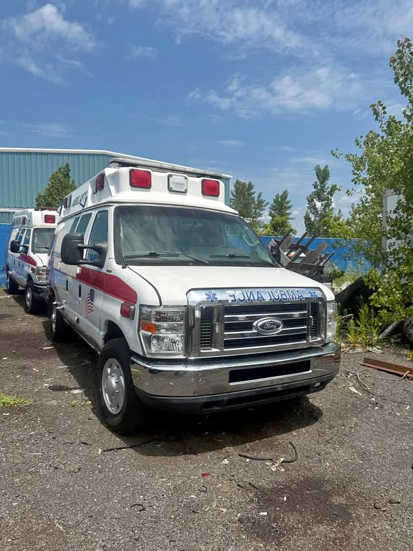 2014 Ford Econoline E150 Cargo - Ambulance