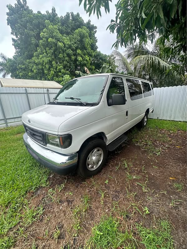 2002 Ford Econoline E350 Super Duty Passenger - Extended Van