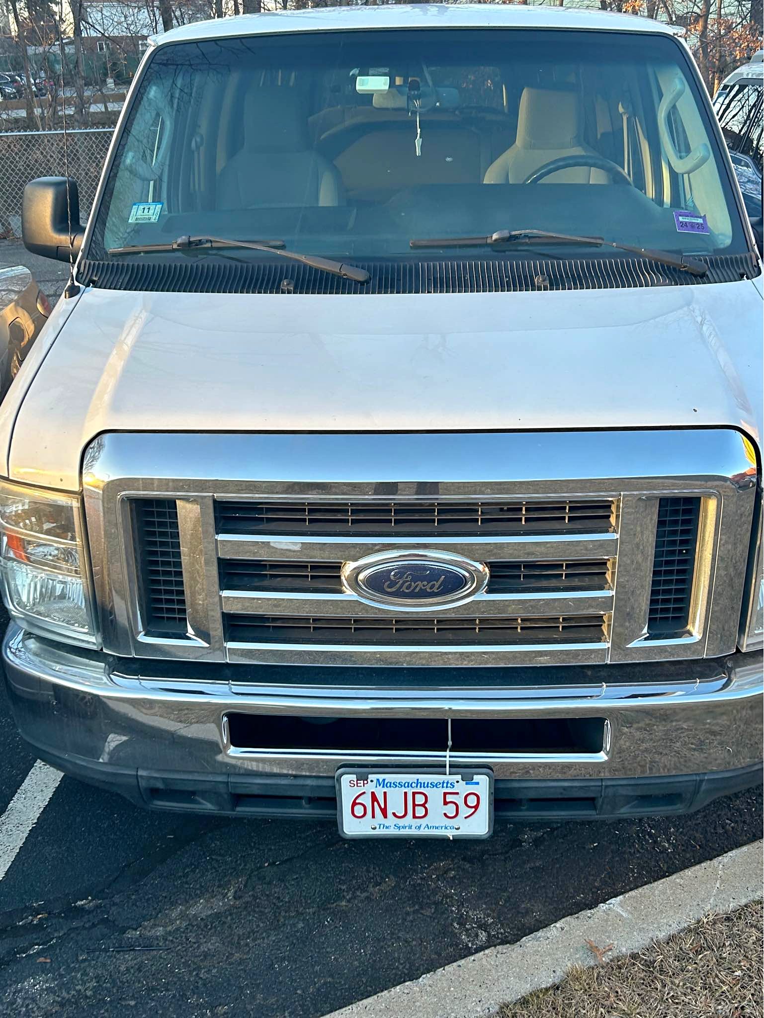 2013 Ford Econoline E350 Super Duty Passenger - Extended Van