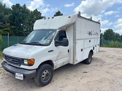 2006 Ford Econoline E350 Super Duty Cutaway - Van Cab-Chassis 2D