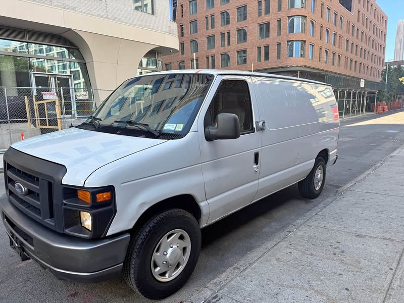 2012 Ford Econoline E250 Cargo - Van