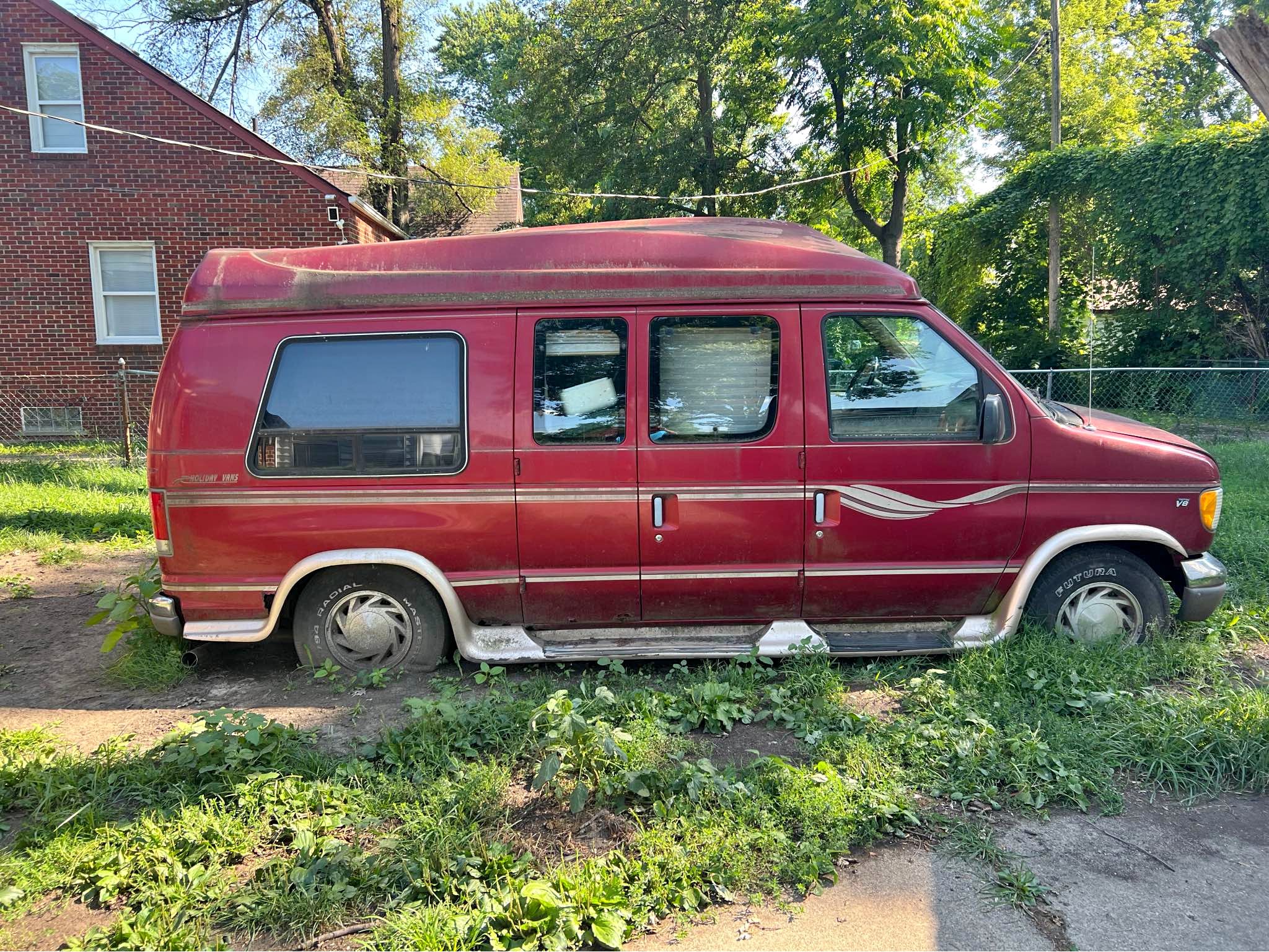 1998 Ford Econoline E150 Passenger - Van