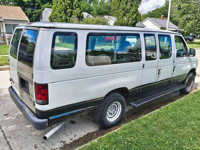 2006 Ford Econoline E250 Cargo - Extended Van