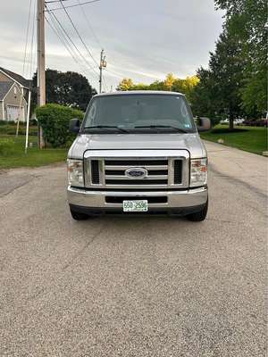 2014 Ford Econoline E350 Super Duty Passenger - Van