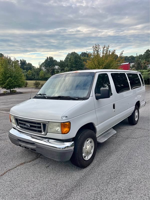 2006 Ford Econoline E350 Super Duty Passenger - Extended Van