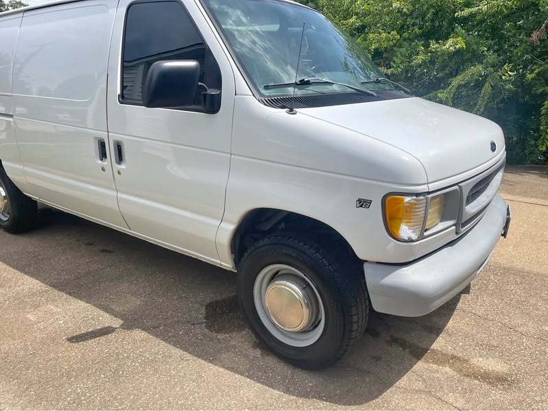 1999 Ford Econoline E250 Cargo - Van