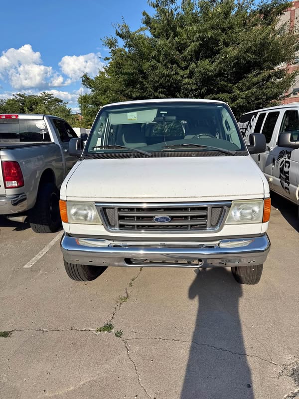 2007 Ford Econoline E350 Super Duty Passenger - Extended Van