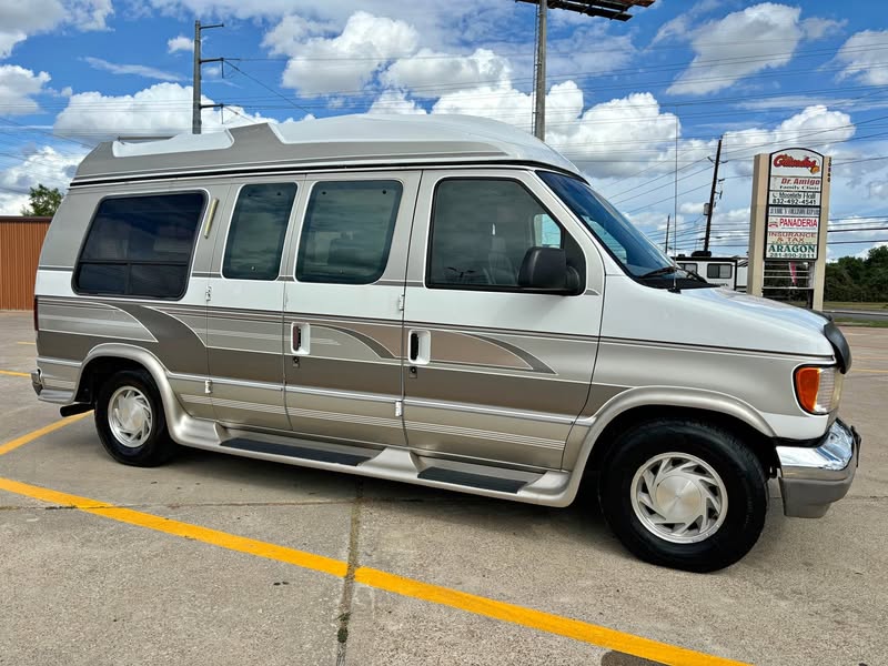 1995 Ford Econoline E150 Cargo - Van