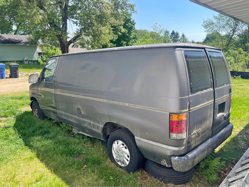 1992 Ford Econoline E150 Cargo - Van