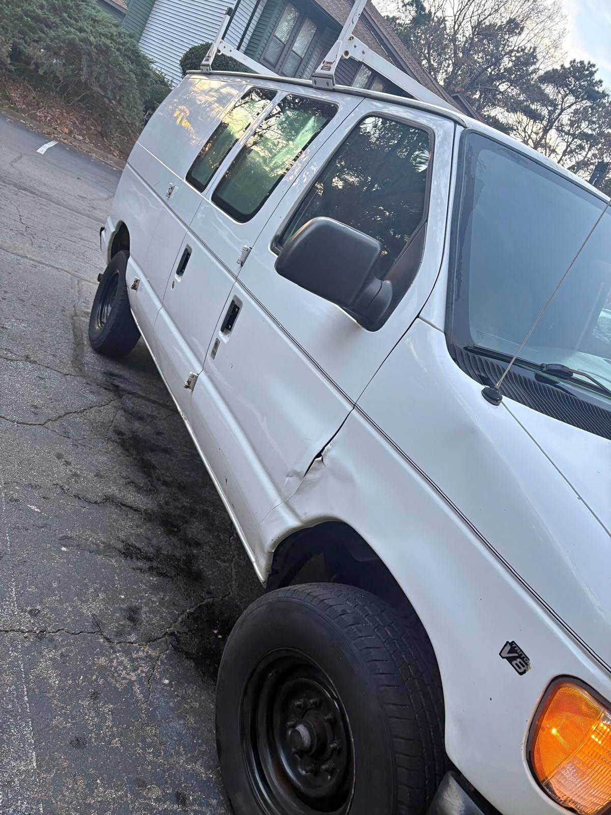 2004 Ford Econoline E250 Cargo - Van