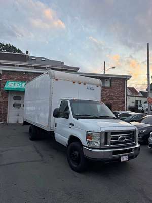 2009 Ford Econoline E350 Super Duty Cutaway - Van Cab-Chassis 2D