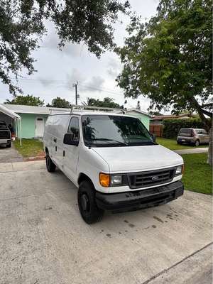 2004 Ford Econoline E250 Cargo - Base