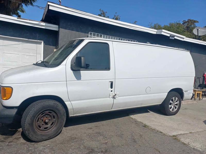 2005 Ford Econoline - Van