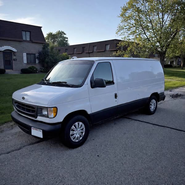 2003 Ford Econoline E150 Cargo - Van