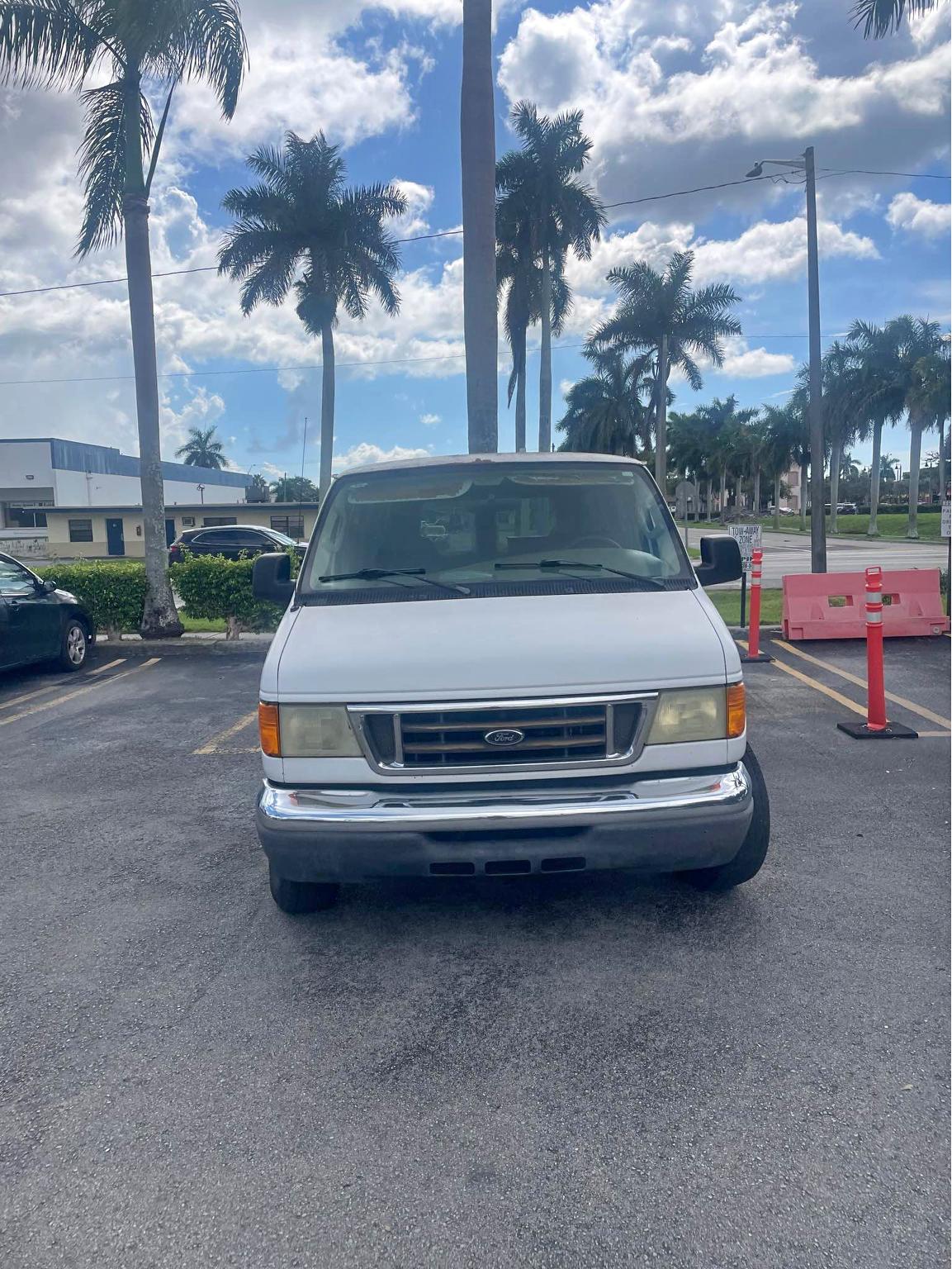 2006 Ford Econoline E250 Cargo - Van