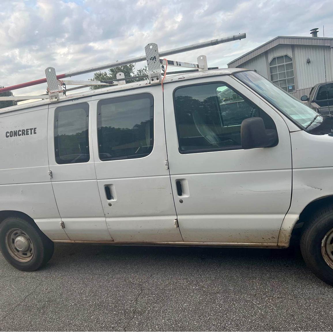 2006 Ford Econoline E150 Cargo - Van
