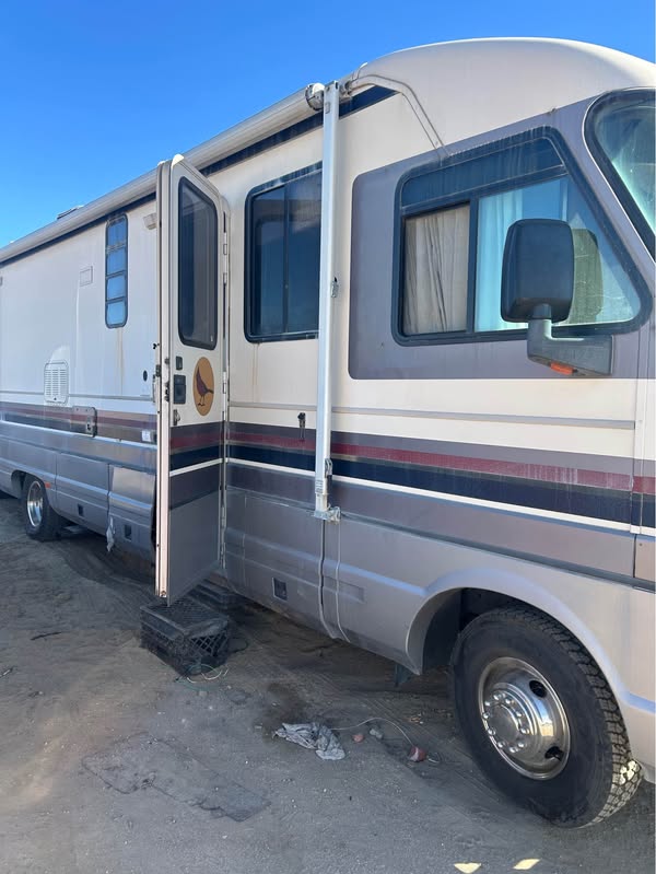 1998 Ford Econoline E150 Passenger - Inch