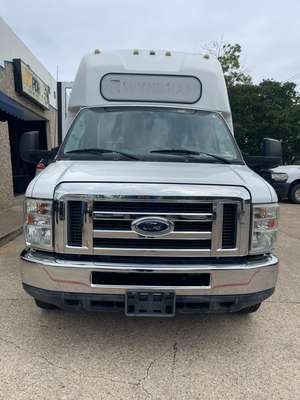 2013 Ford econoline e350 shuttle bus