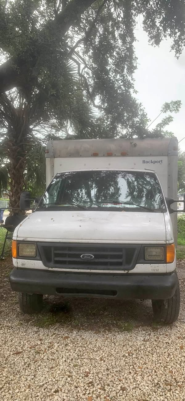 2009 Ford Econoline E350 Super Duty Cargo